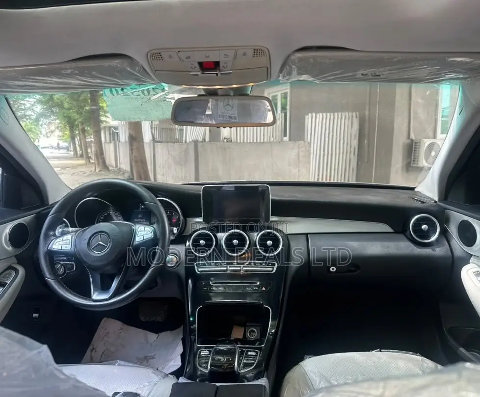 Mercedes-Benz C300 2015 Silver