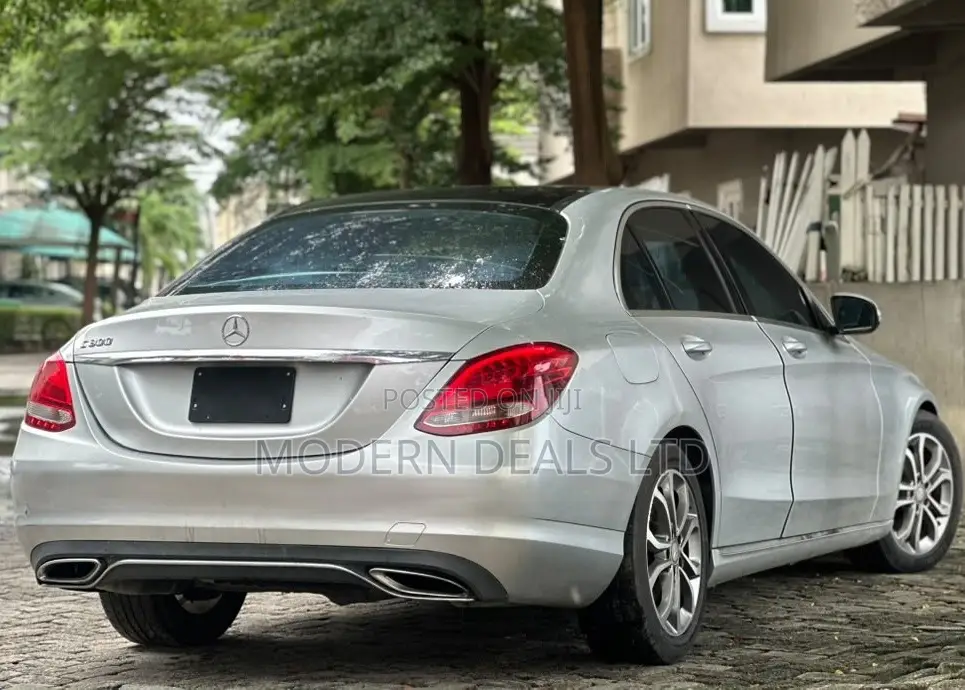 Mercedes-Benz C300 2015 Silver