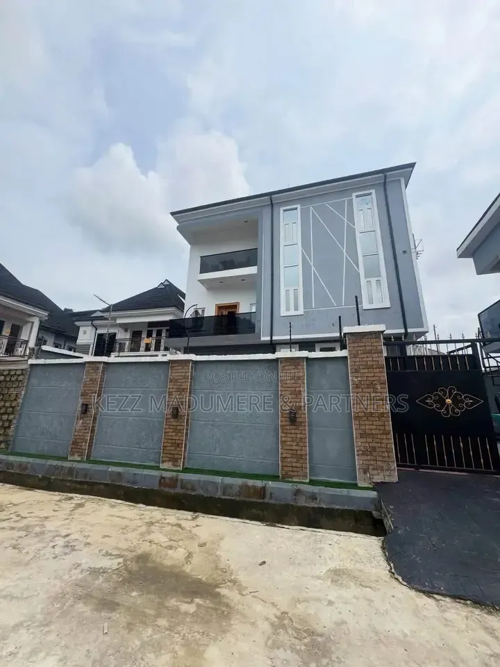 Furnished 4bdrm Duplex in Dr Peter Odili , for sale