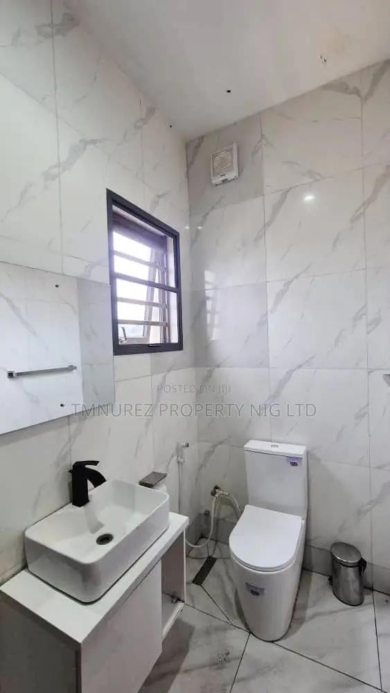 Furnished 2bdrm Apartment in Lekki Phase 1 for rent