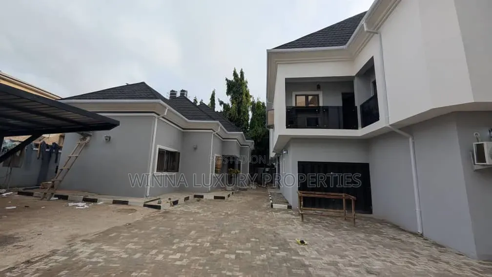 Newly Built 10 Bedrooms Detached
