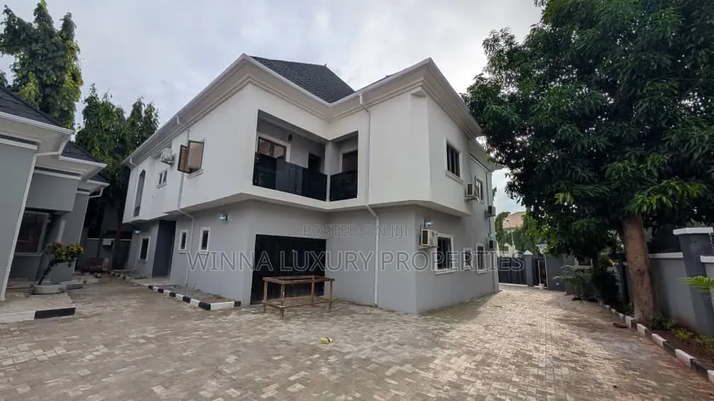 Newly Built 10 Bedrooms Detached