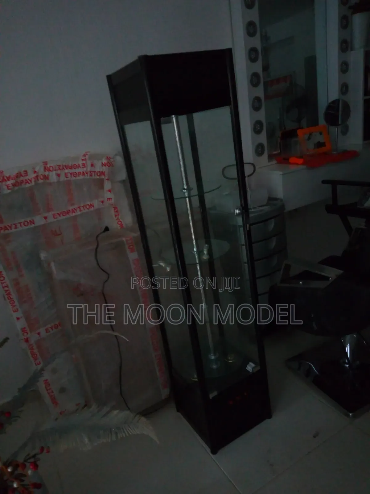 Multipurpose Display Showcase Glass Shelve