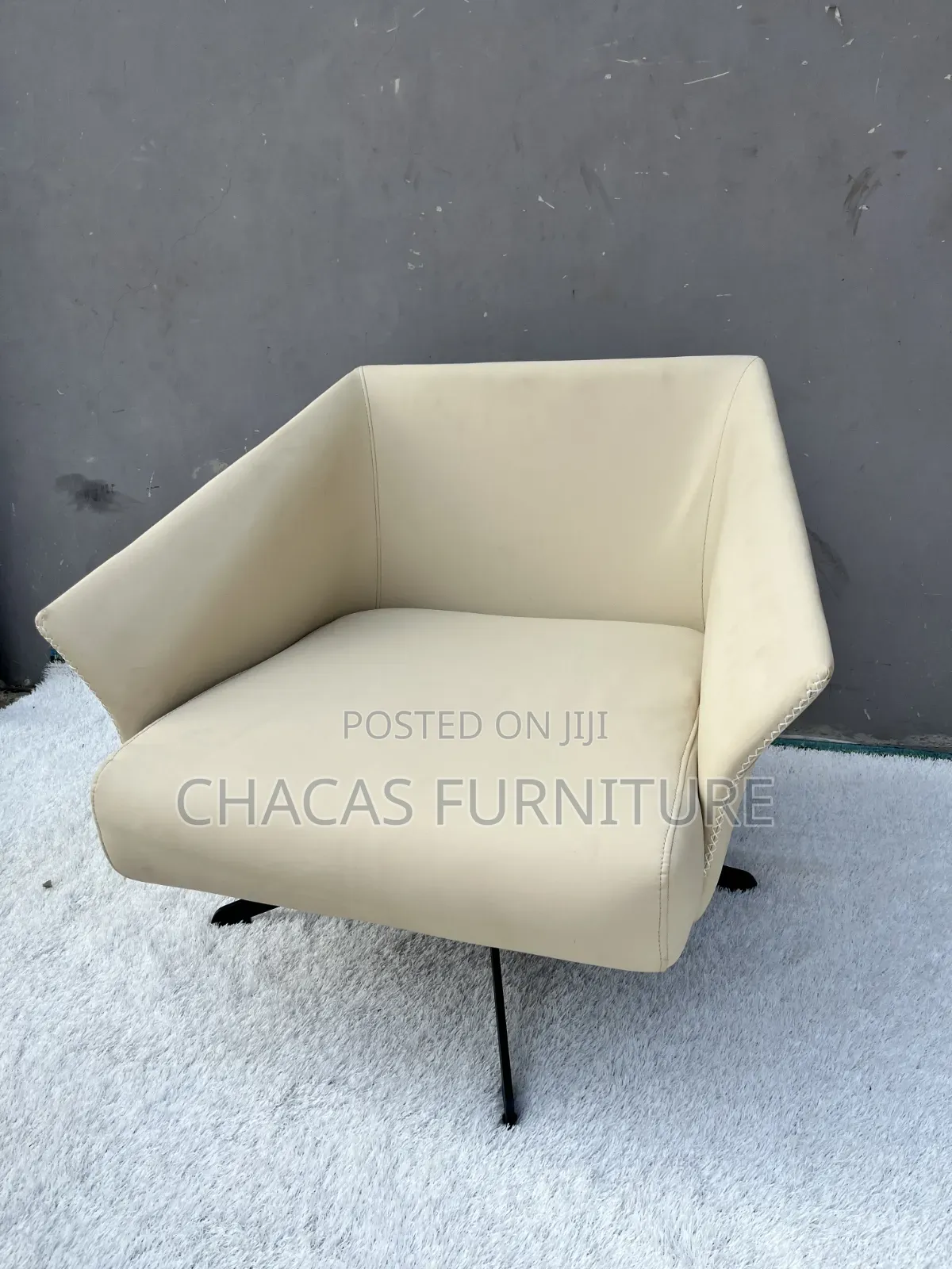 Premium Luxury Leather Swivel Single Accent Chair - Brand New Lounge