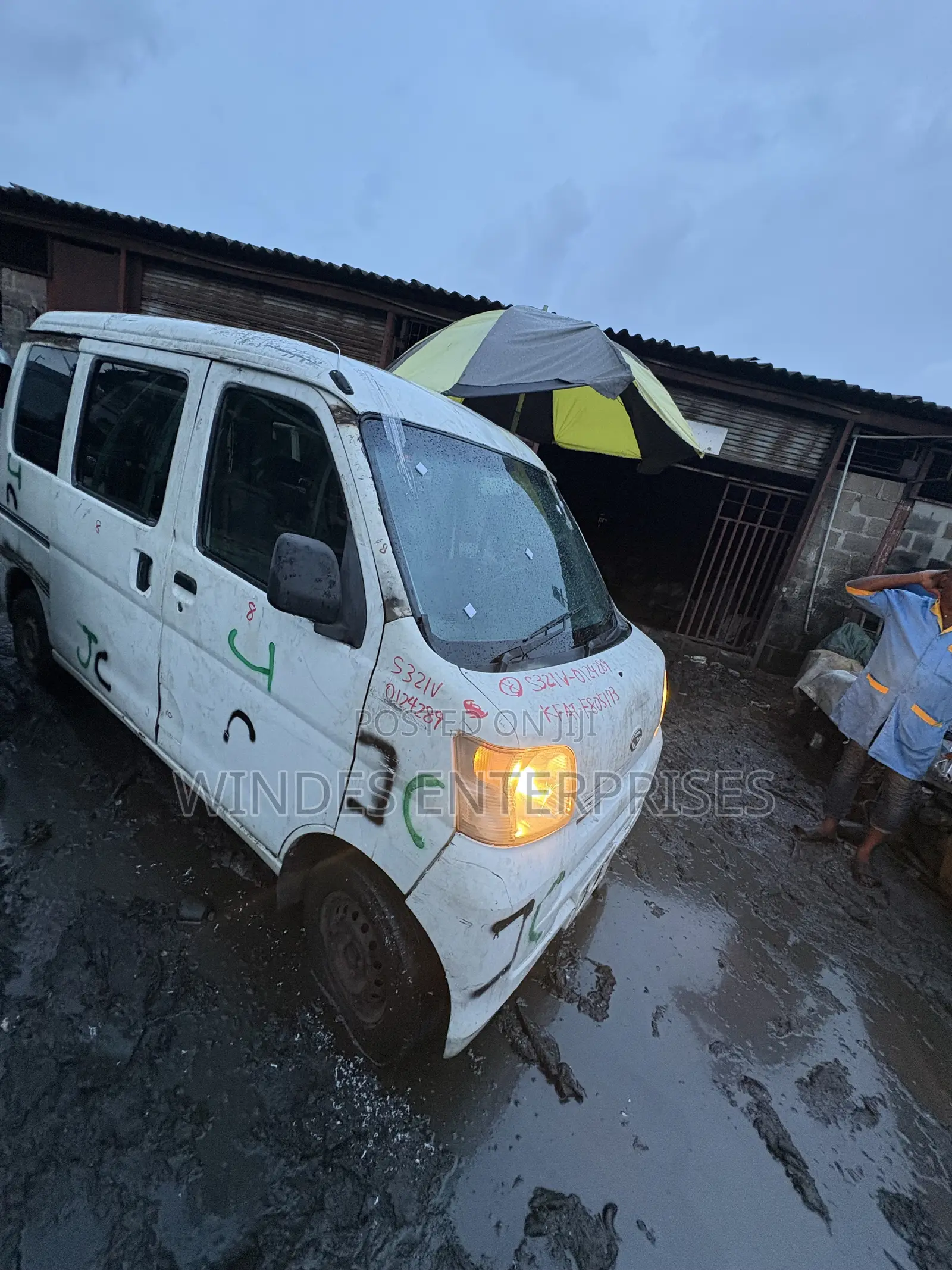 Daihatsu Hijet 2012 White
