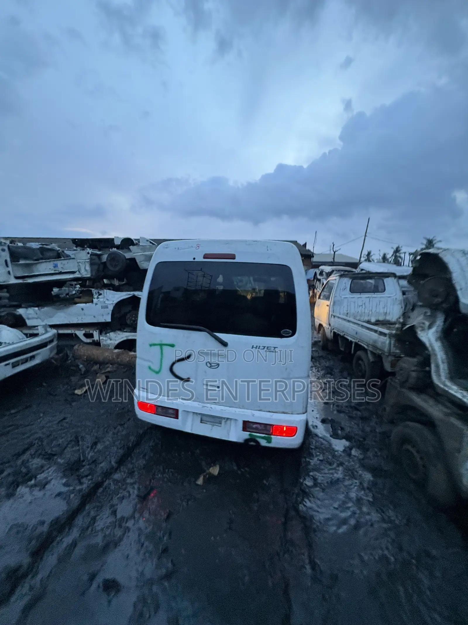 Daihatsu Hijet 2012 White