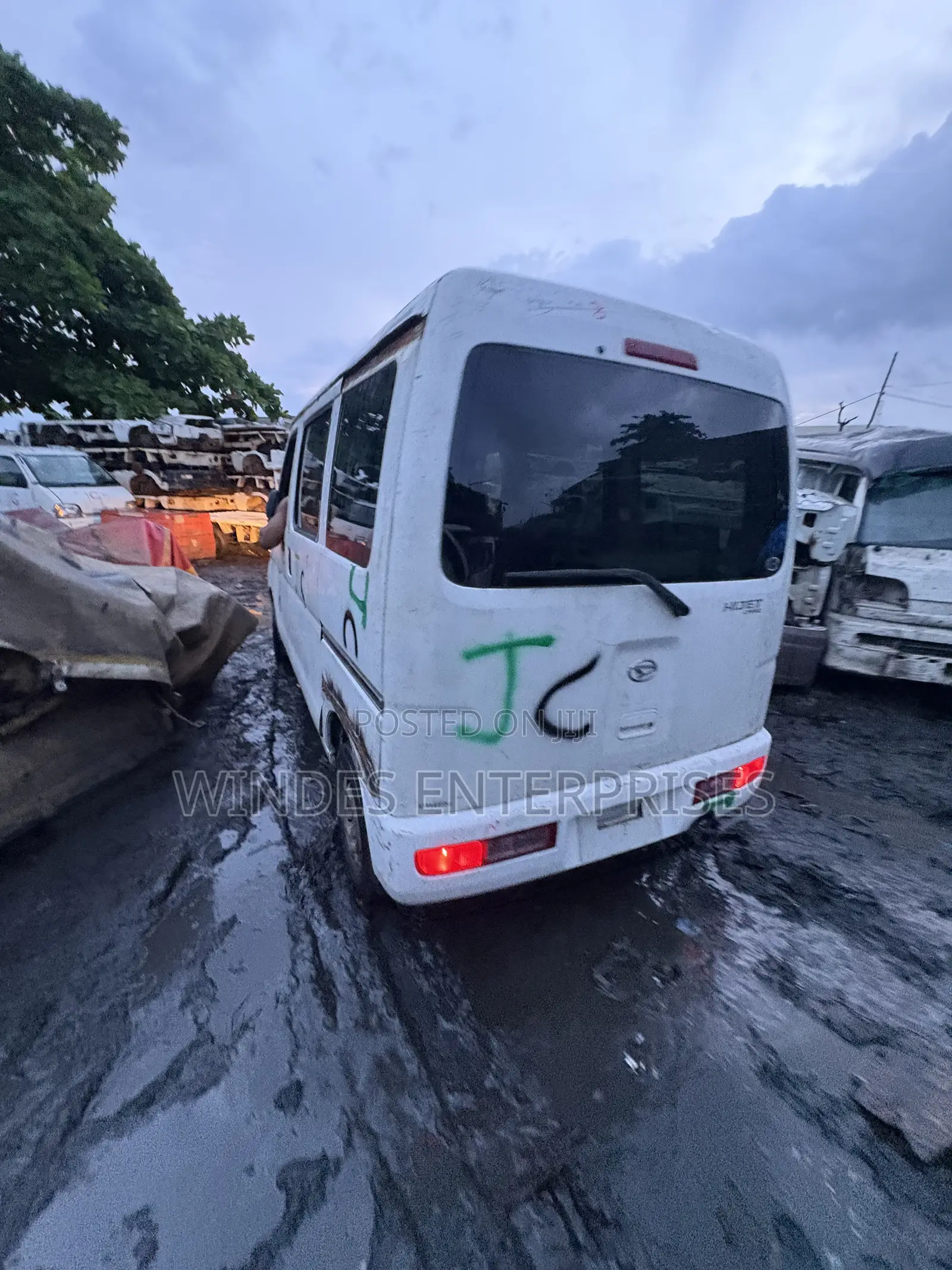 Daihatsu Hijet 2012 White