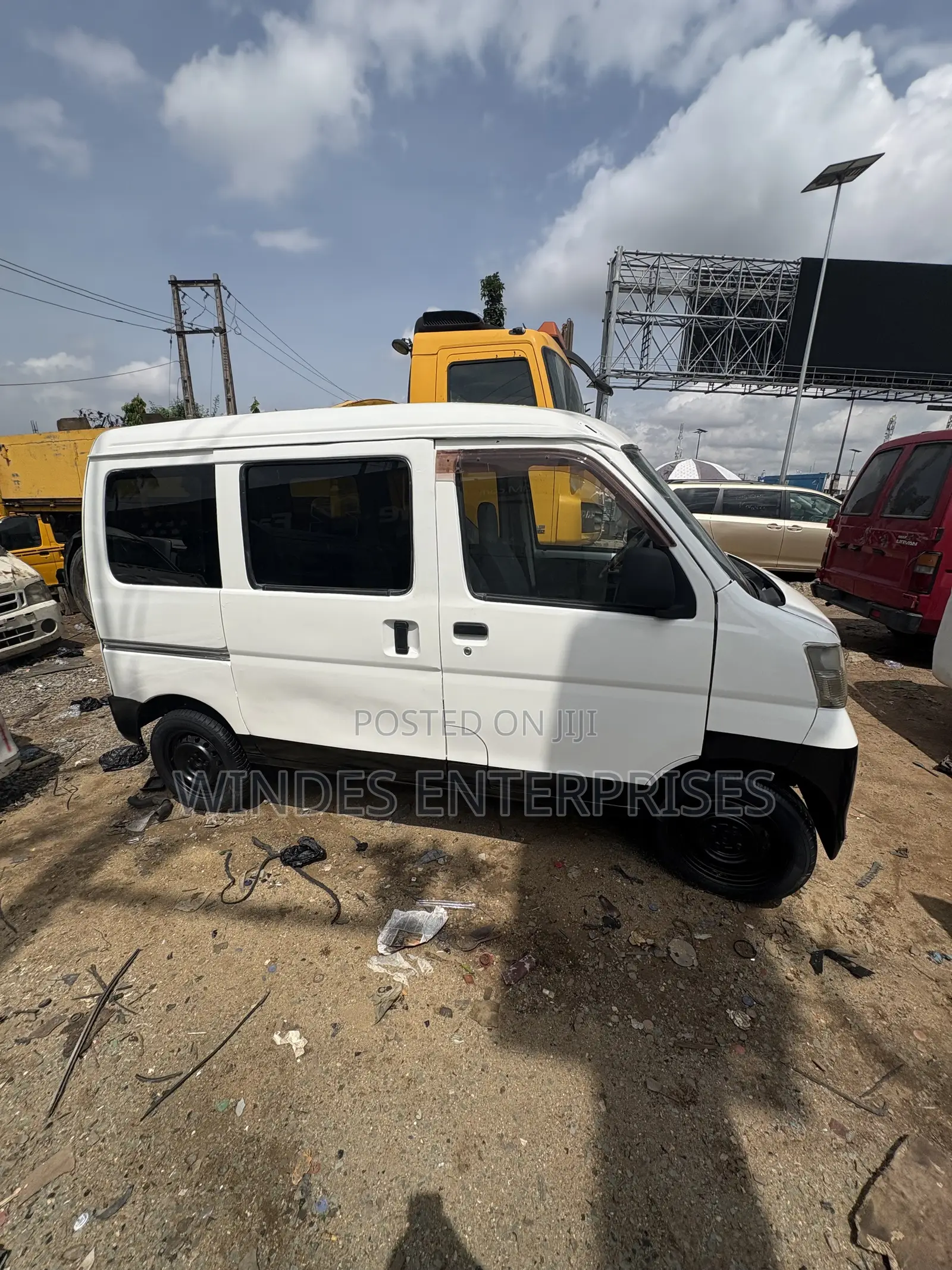 Daihatsu Hijet 2012 White