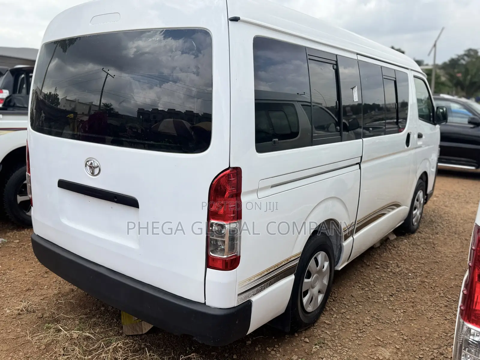 Toyota HiAce 2010 White
