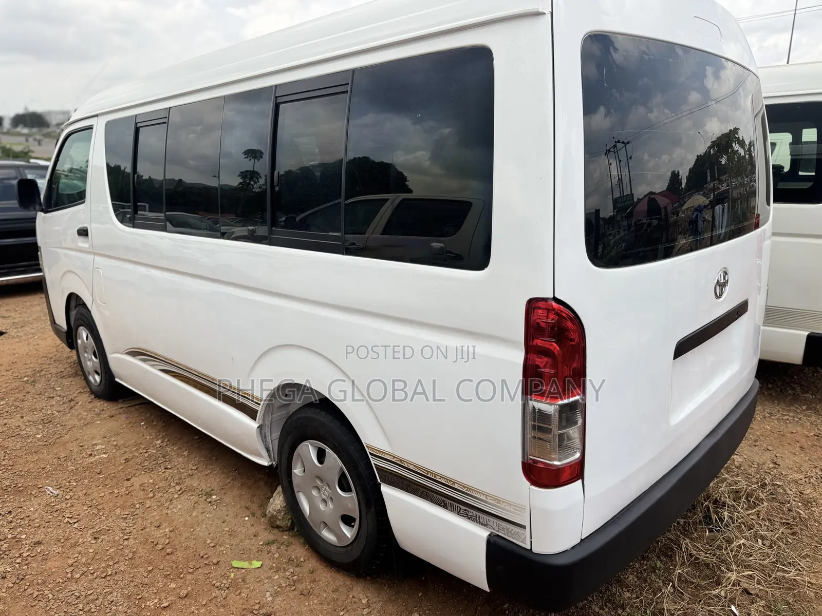 Toyota HiAce 2010 White
