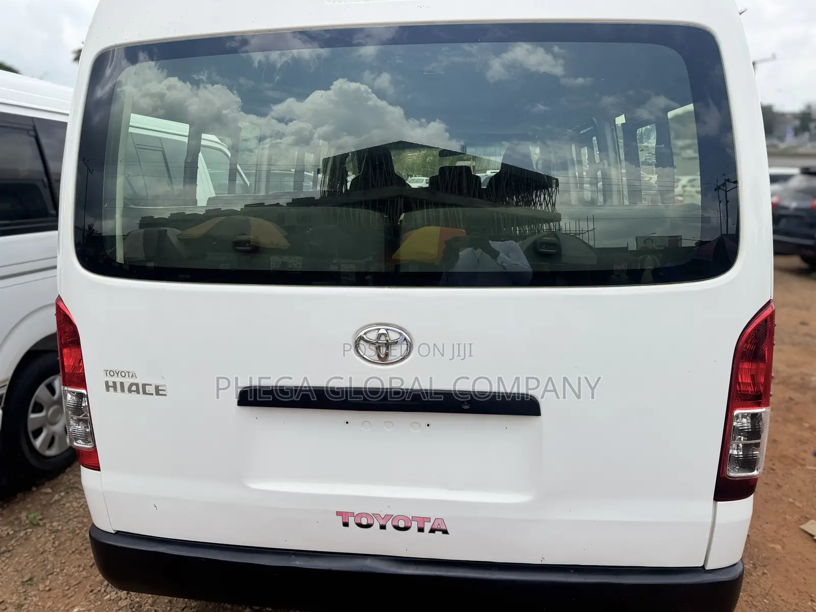 Toyota HiAce 2010 White