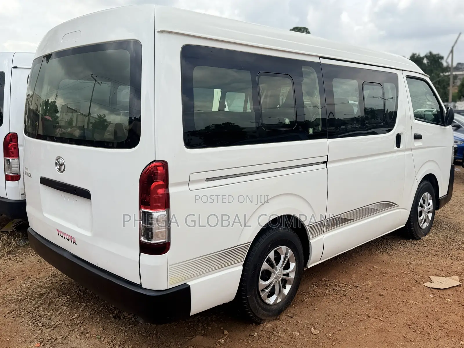 Toyota HiAce 2010 White