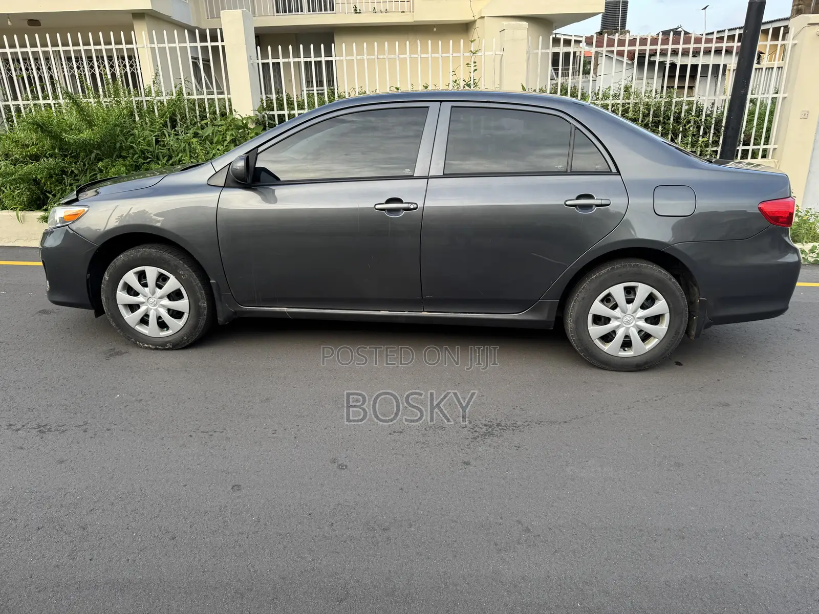 Toyota Corolla 2012 Gray