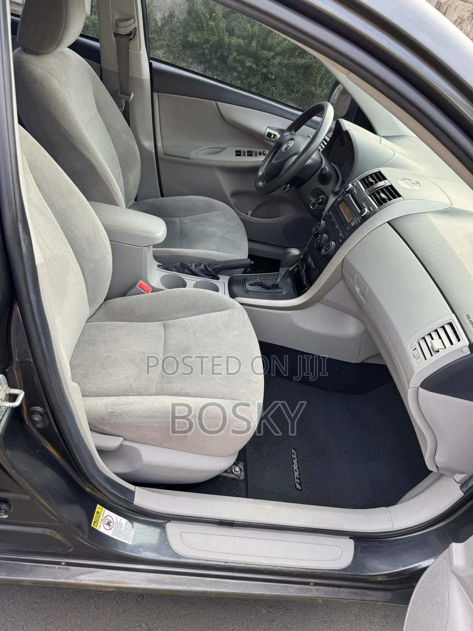 Toyota Corolla 2012 Gray
