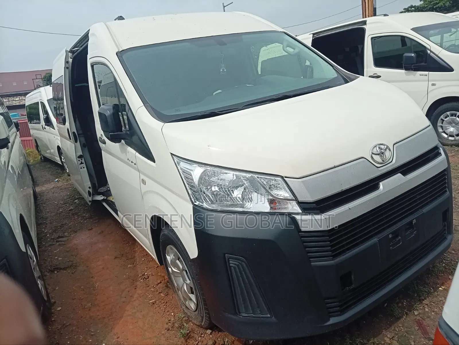Toyota HiAce 2021 White