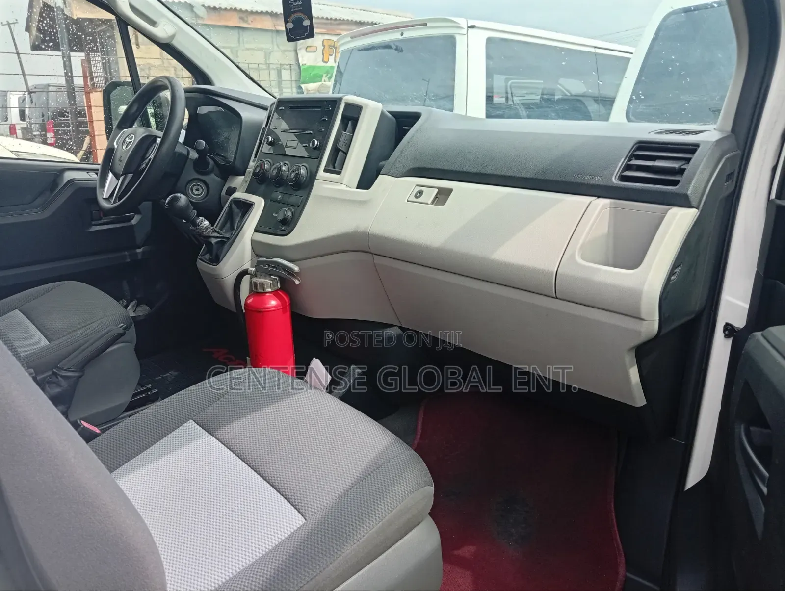 Toyota HiAce 2021 White
