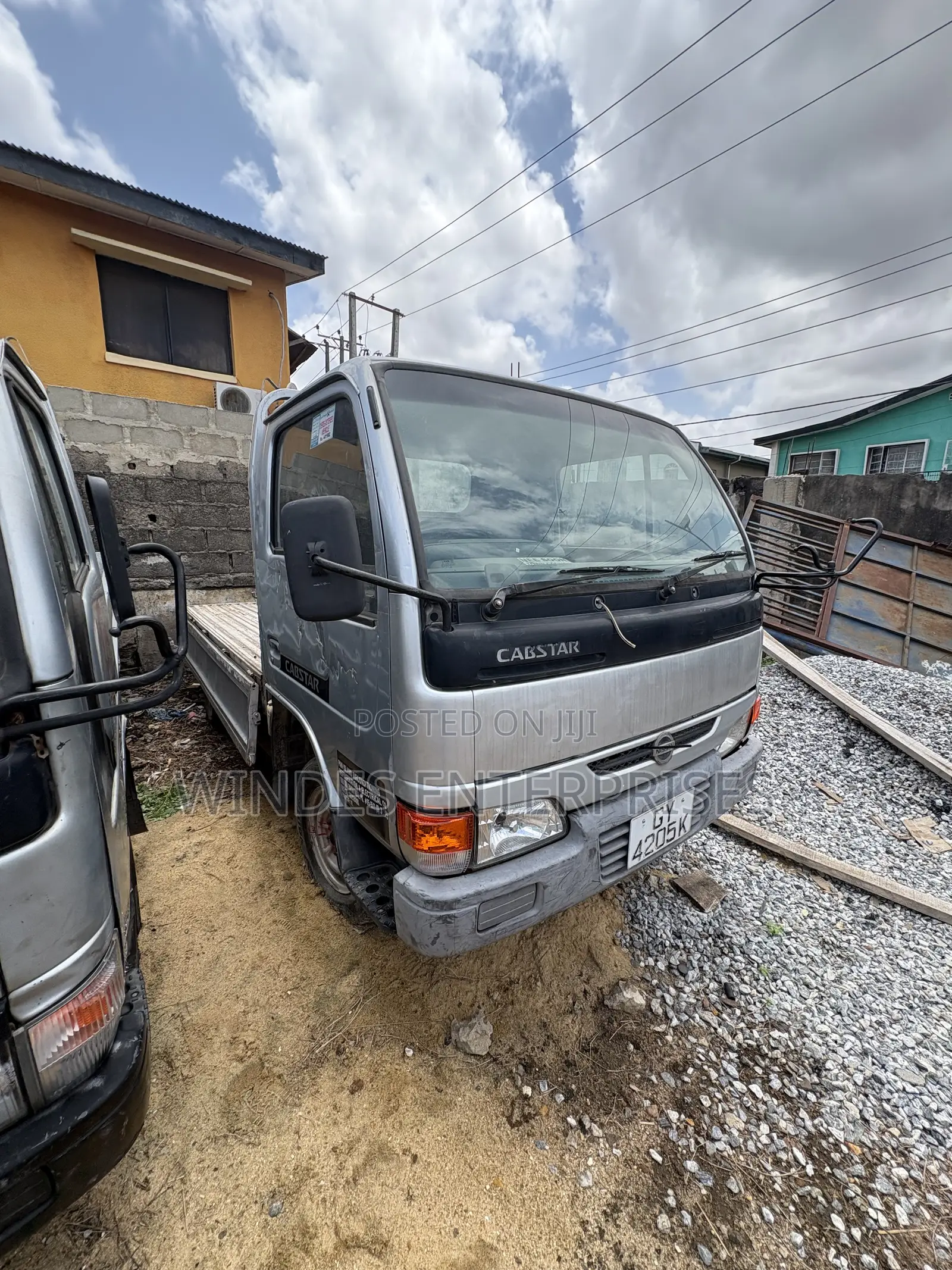 Nissan Cabstar 2010 Low-Bed Truck