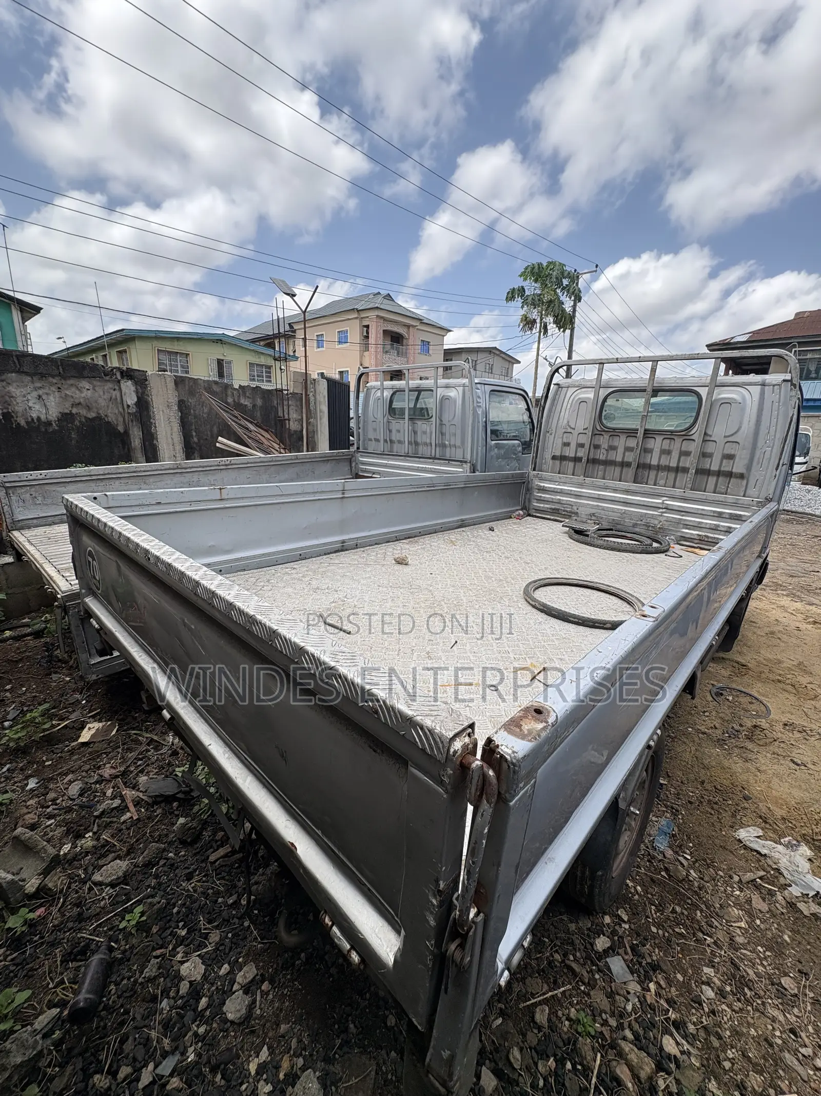 Nissan Cabstar 2010 Low-Bed Truck