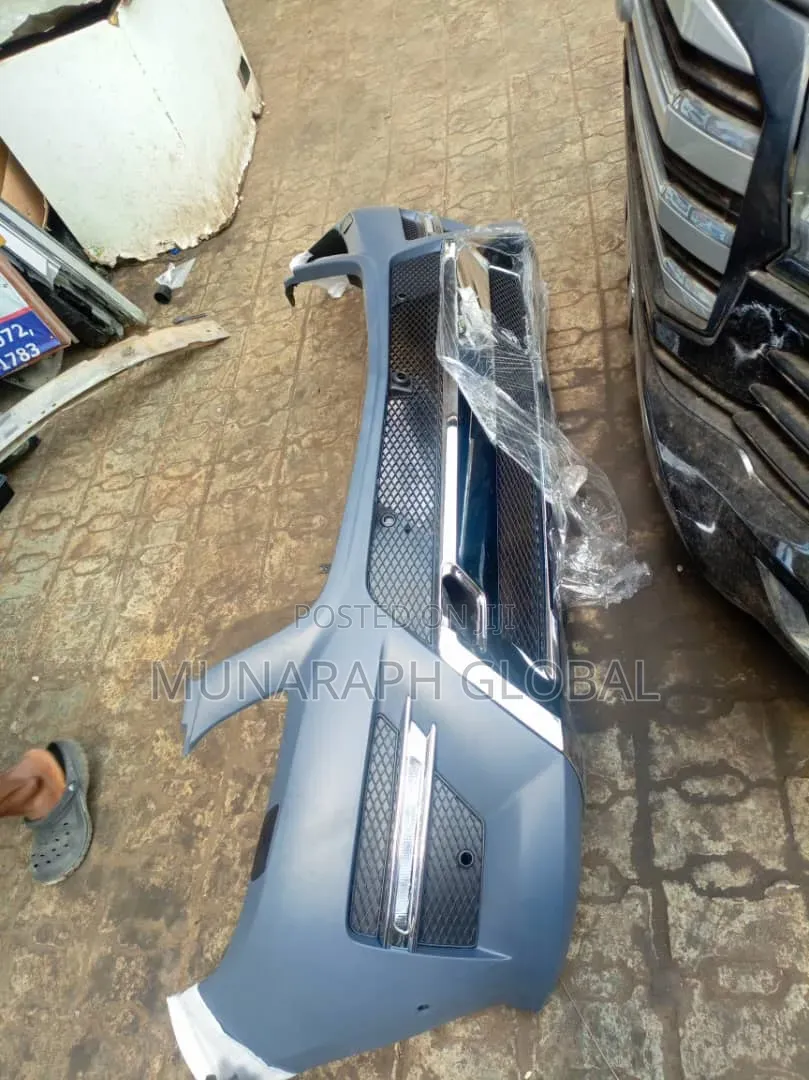 Mercedes Benz Ml 350 2014 Model Amg Front Bumper.