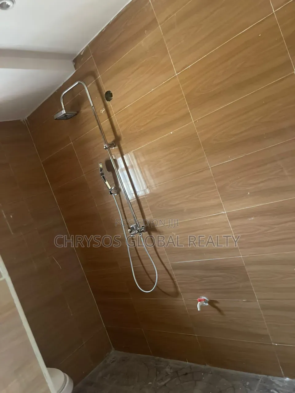 3bdrm Block of Flats in Okebadan Estate for rent