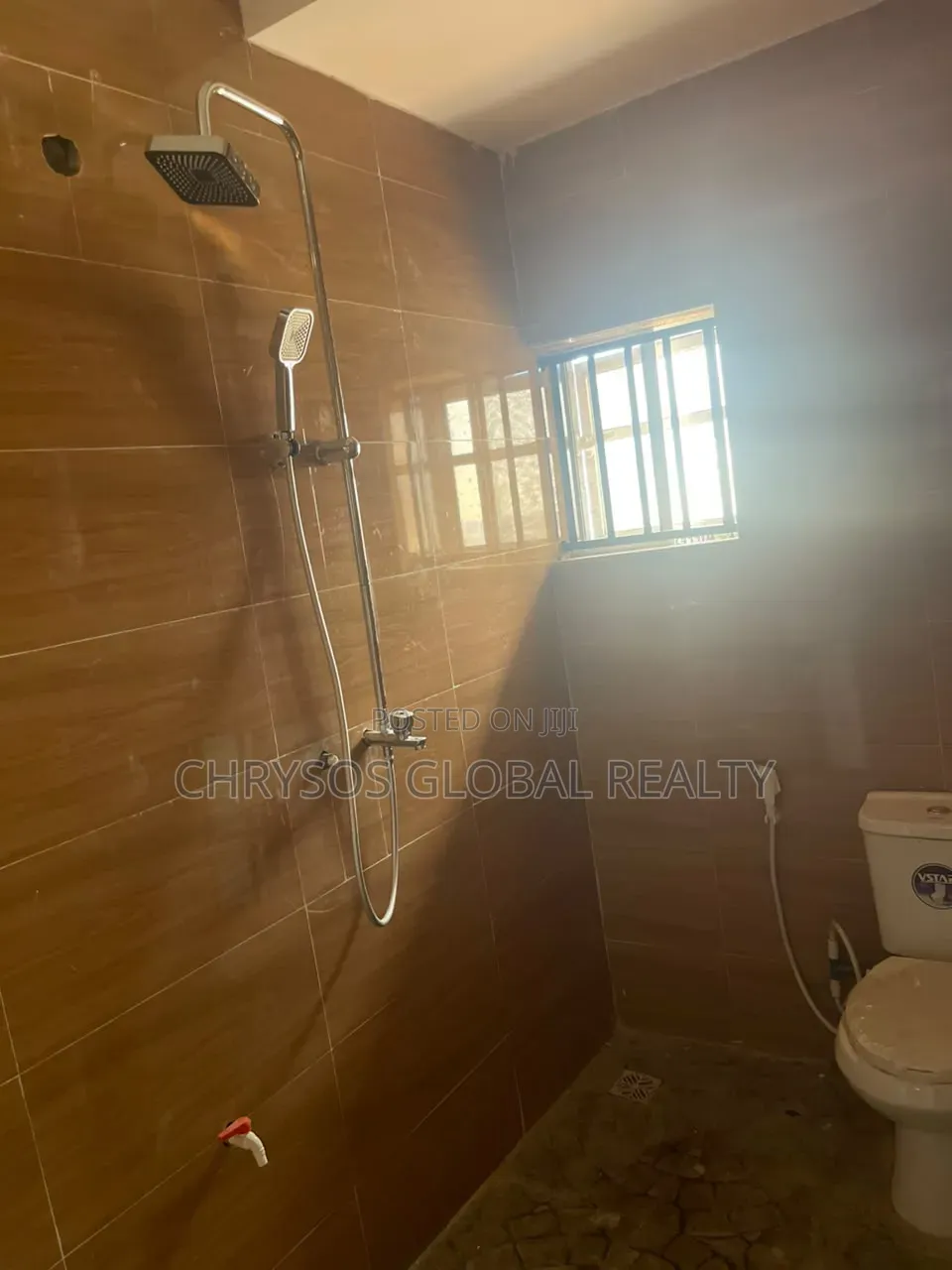3bdrm Block of Flats in Okebadan Estate for rent