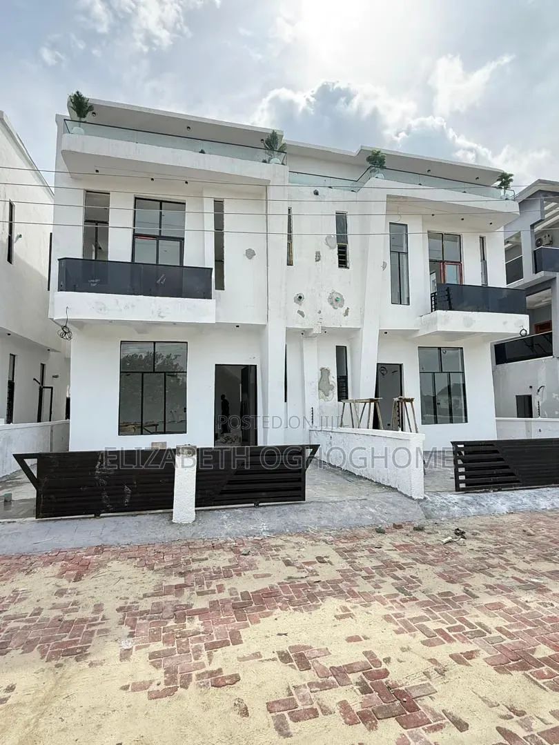 4bdrm Duplex in Sangotedo for sale