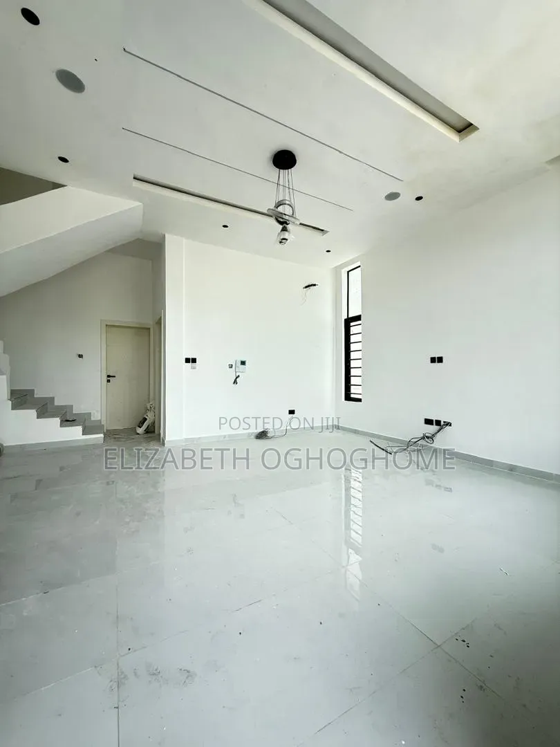 4bdrm Duplex in Sangotedo for sale
