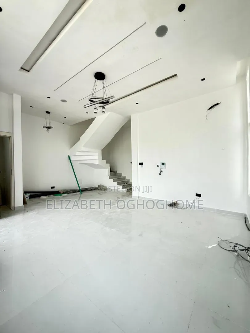 4bdrm Duplex in Sangotedo for sale