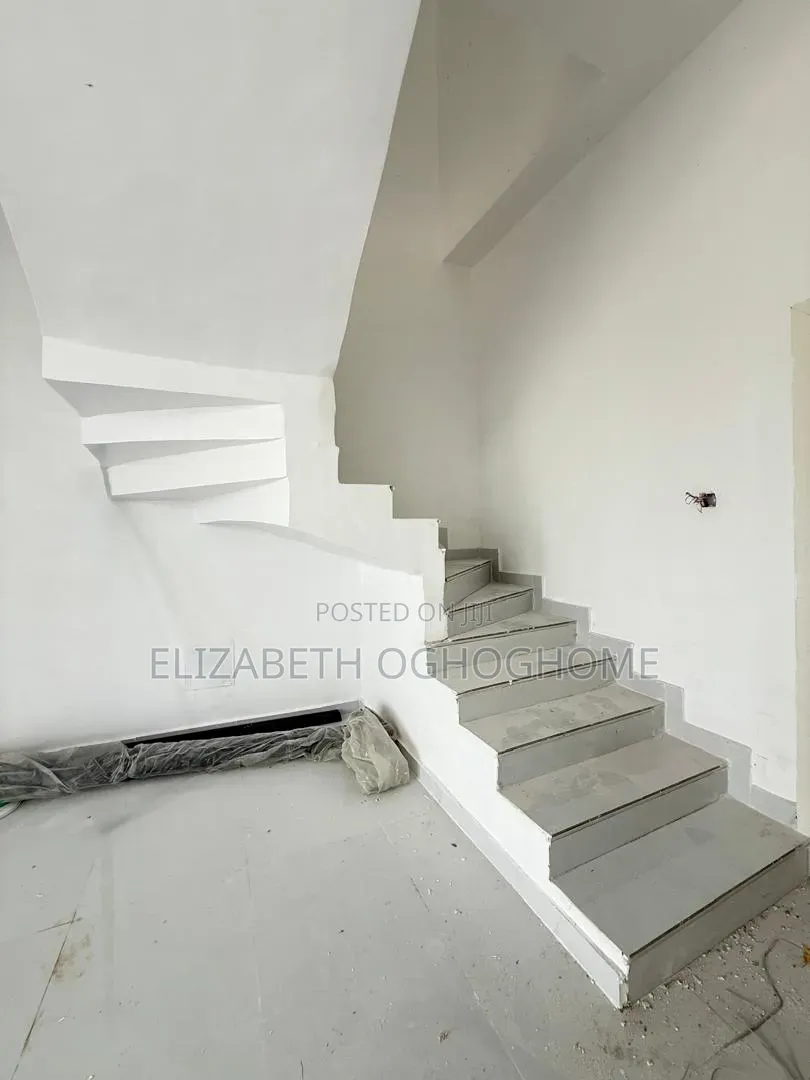4bdrm Duplex in Sangotedo for sale