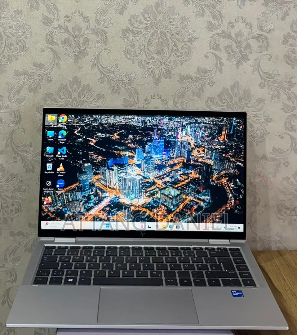 Laptop HP EliteBook 1040 G8 16GB Intel Core i5 SSD 512GB