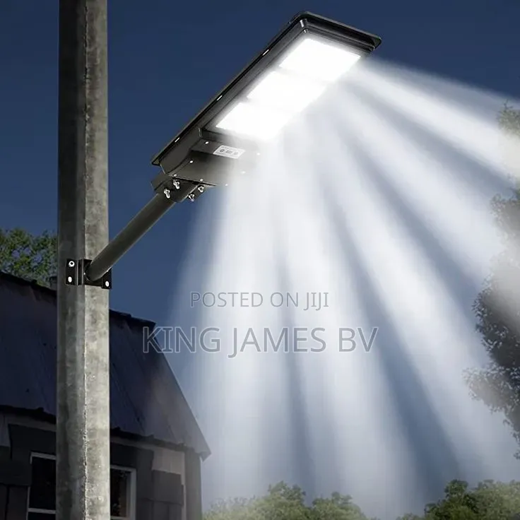 100 Watts Akt Solar Street Lamp – Reliable Night Lighting System