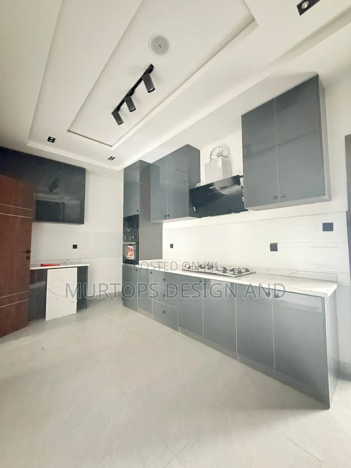 4bdrm Duplex in Medina for sale