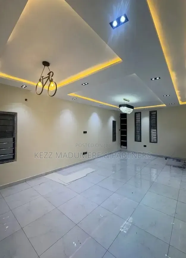 4bdrm Bungalow in Eligbolo Eliozu Port for sale