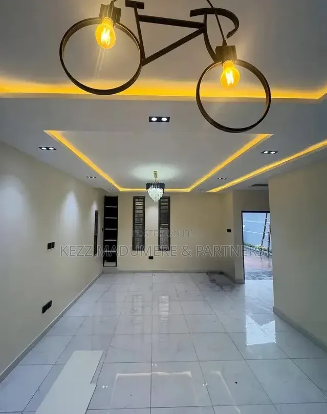 4bdrm Bungalow in Eligbolo Eliozu Port for sale