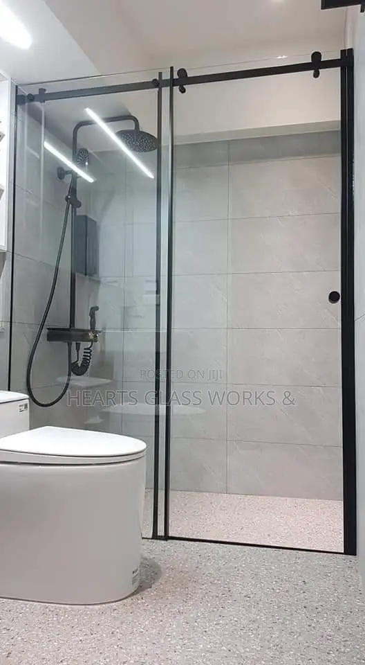High Quality Tempered Glass for Shower Cubicle Installed.
