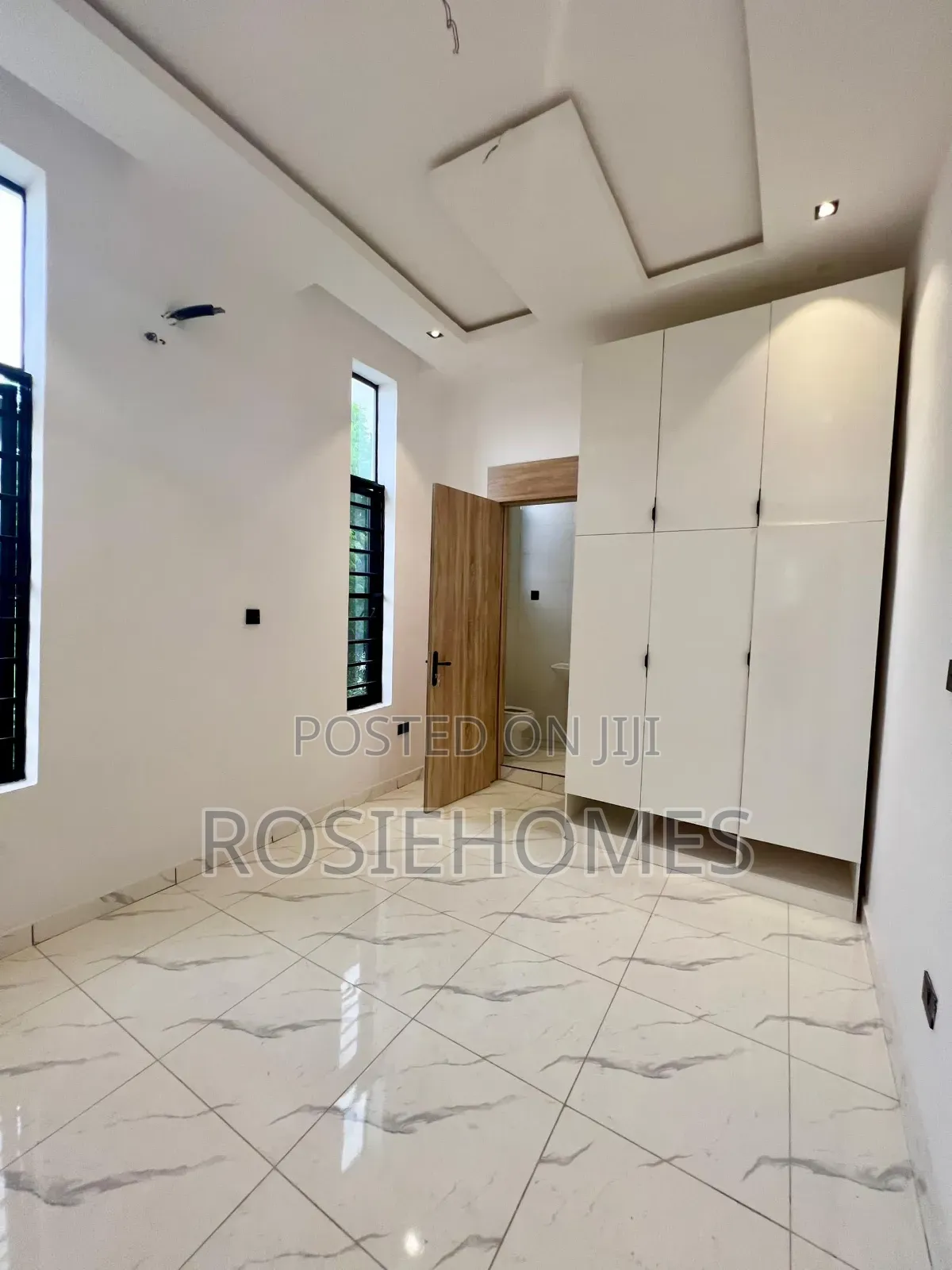 2bdrm Duplex in Lekki Phase 1 for rent
