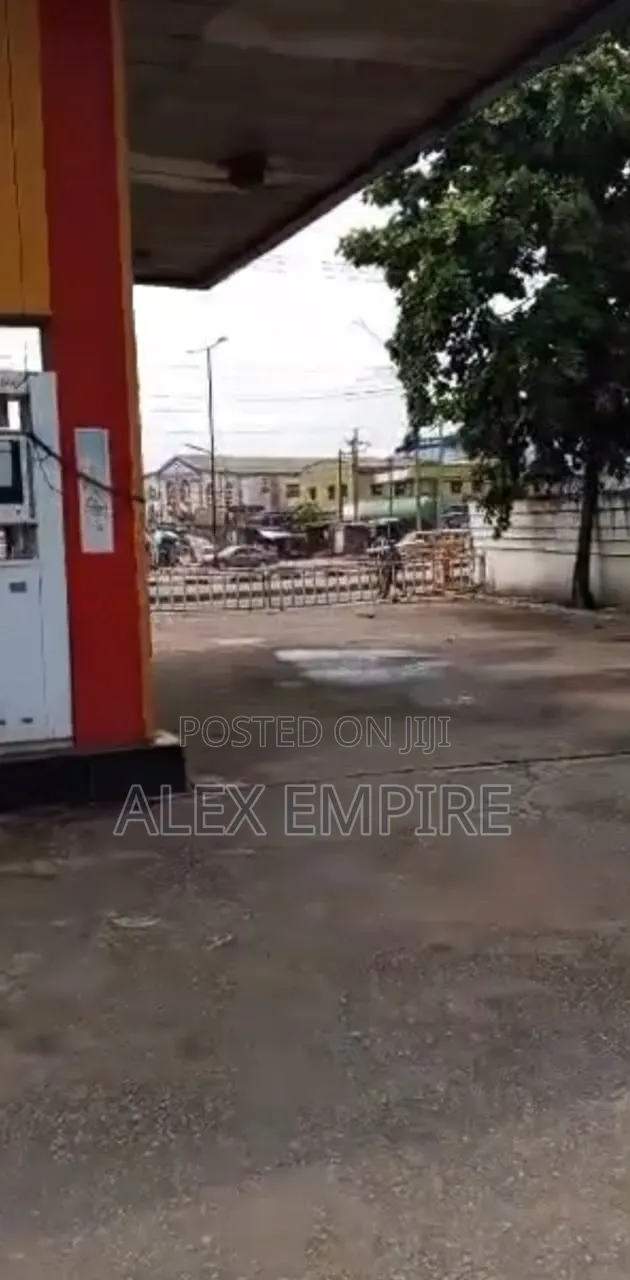Filling Station With 12 Pump for Sale in Dopemu