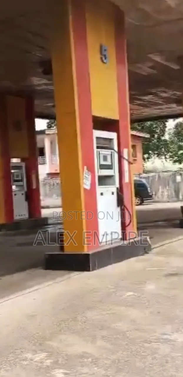 Filling Station With 12 Pump for Sale in Dopemu