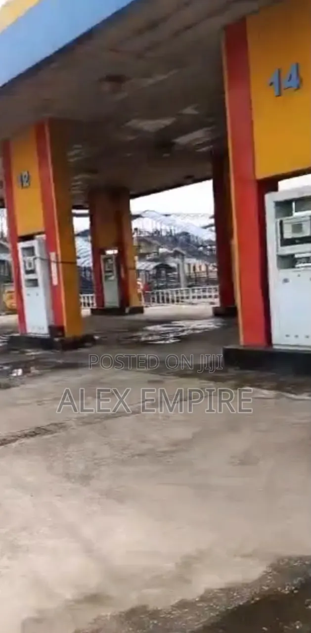 Filling Station With 12 Pump for Sale in Dopemu