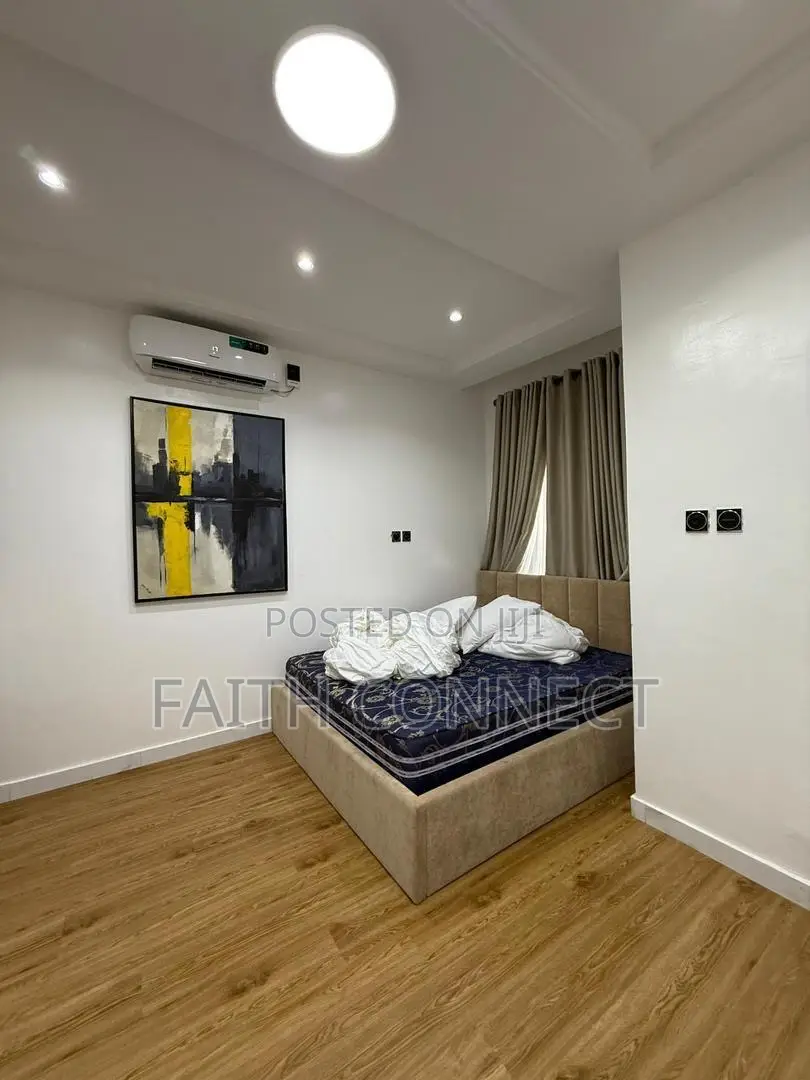 Furnished 3bdrm Apartment in Lekki Phase 1 for sale