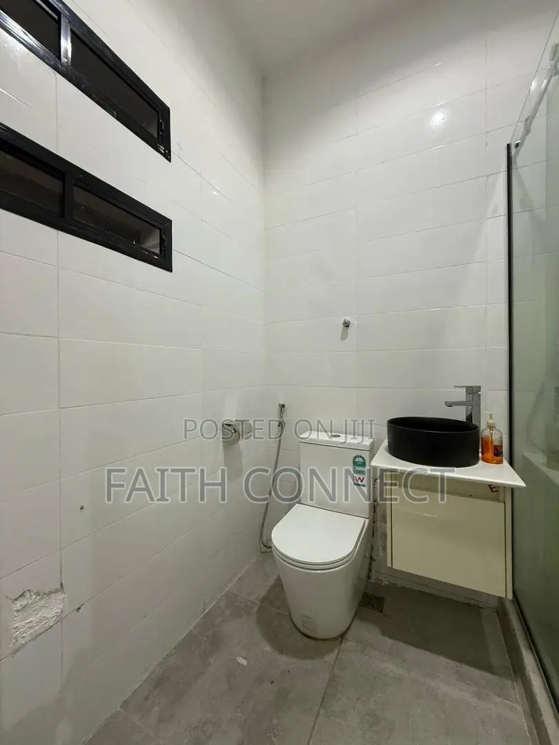 Furnished 3bdrm Apartment in Lekki Phase 1 for sale