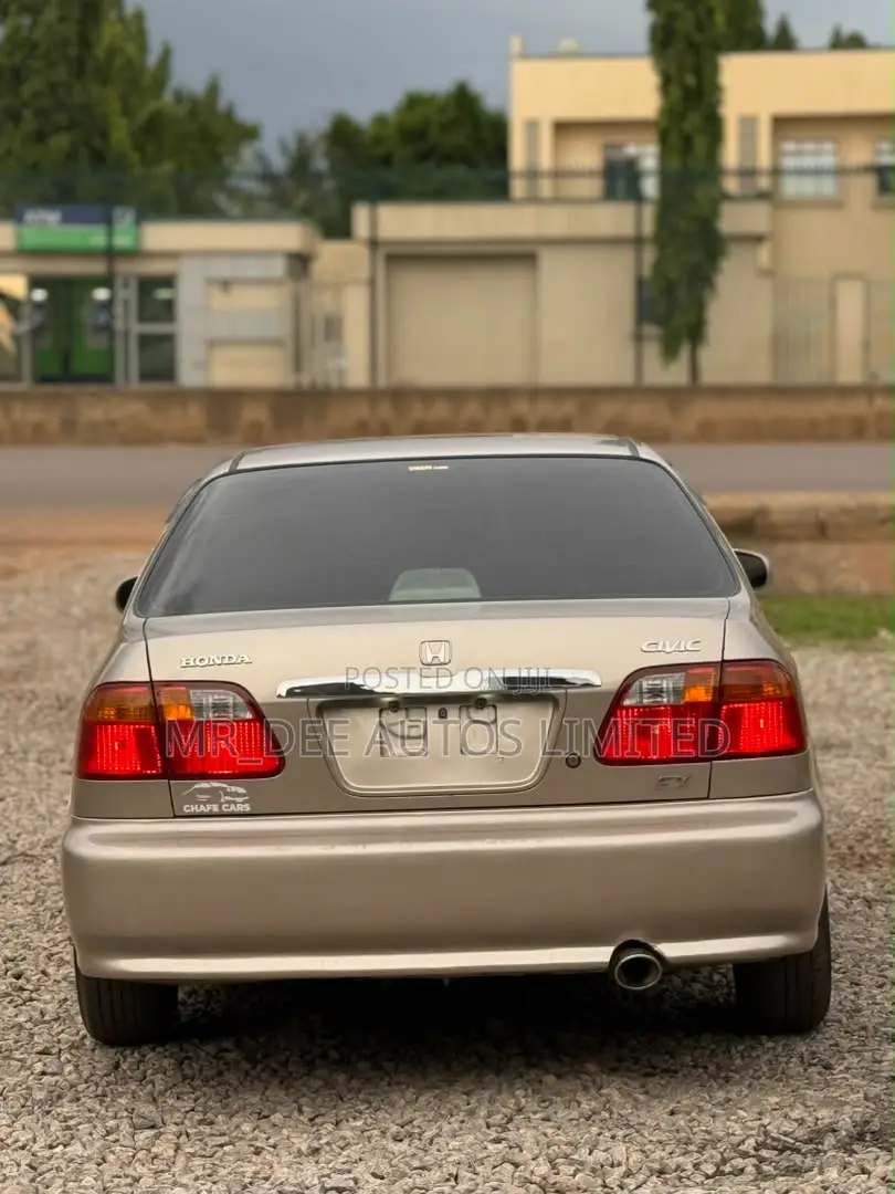 Honda Civic 2002 Gold