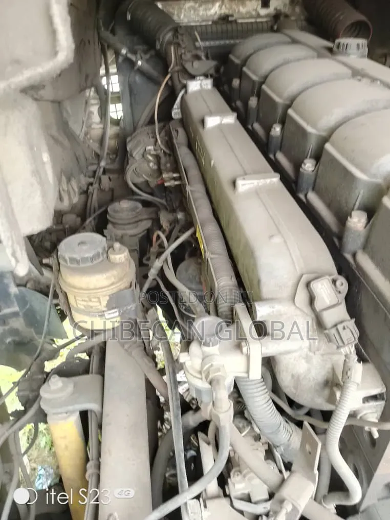 Renault Truck 10 Tyres (Cab and Chassis) Tokunbo