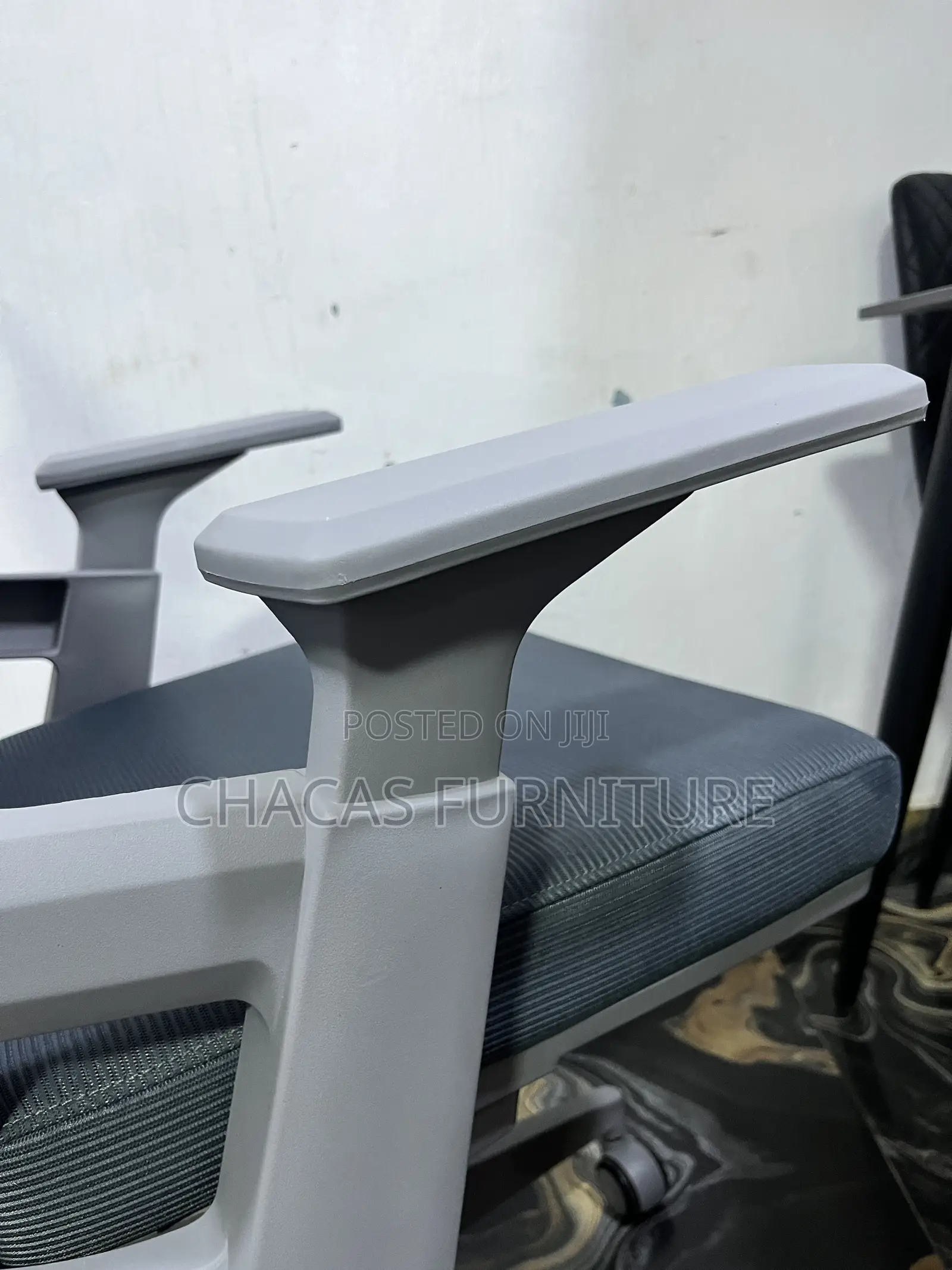 Premium Ergonomic Mesh Office Chair With Adjustable Headrest-Brand New