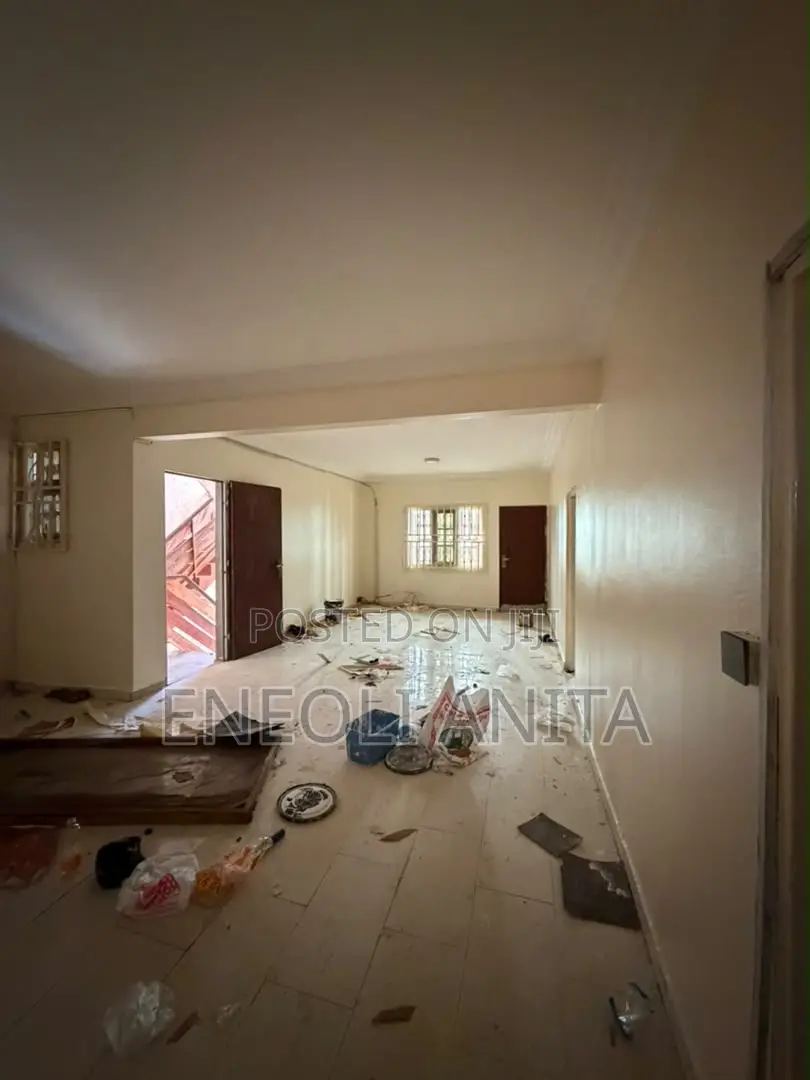 3bdrm Block of Flats in Wuse for rent