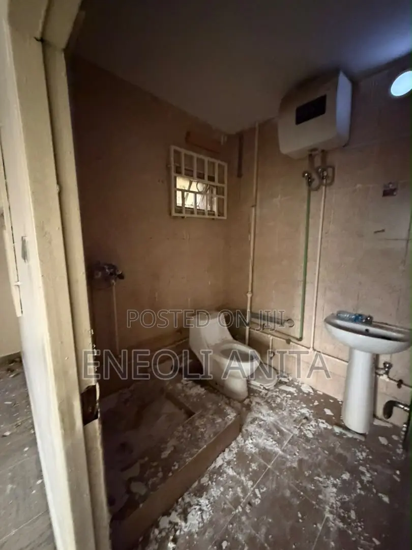 3bdrm Block of Flats in Wuse for rent