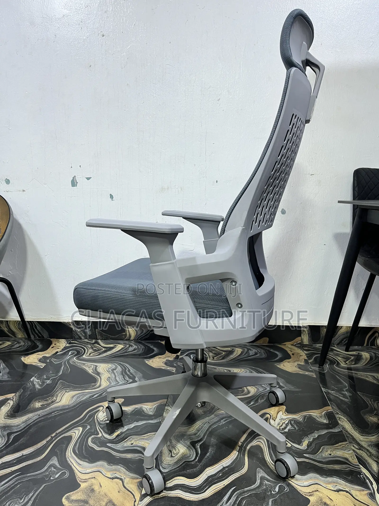Premium Ergonomic Mesh Office Chair With Adjustable Headrest-Brand New