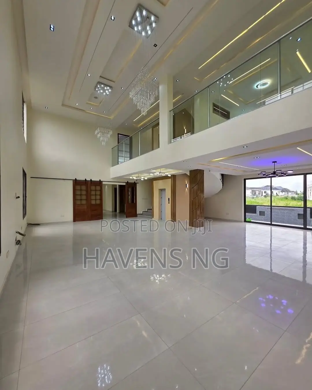 5bdrm Duplex in Lekki Phase 2 for sale