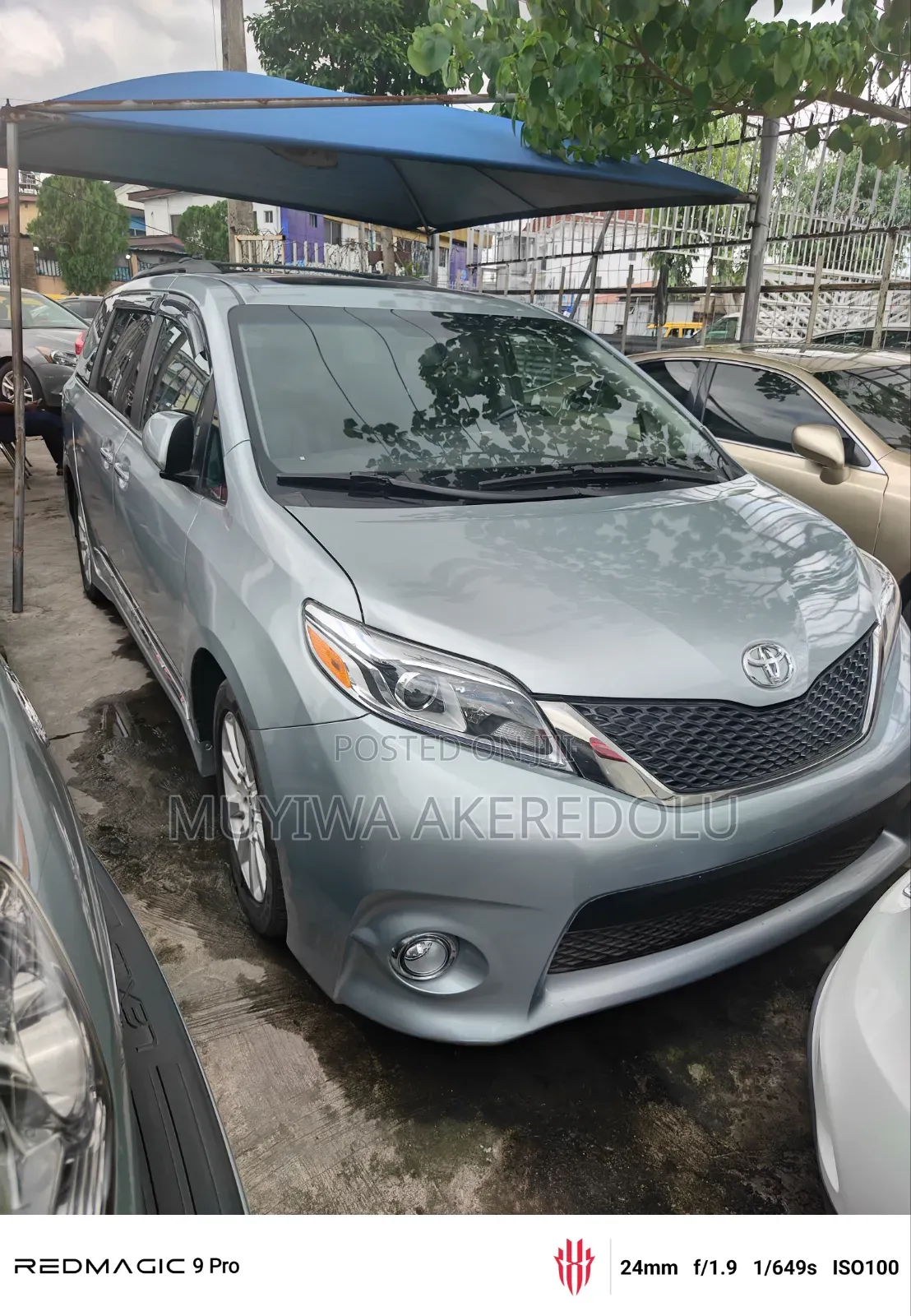 Toyota Sienna 2016 Blue