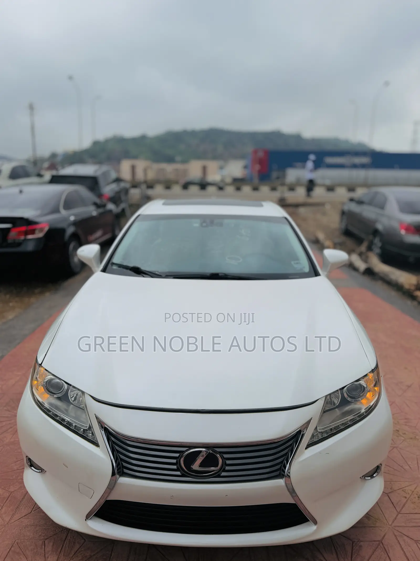 Lexus ES 350 FWD 2014 White
